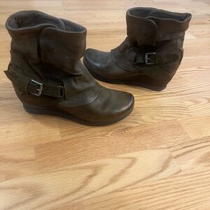 Miz Mooz Women's Ankle Boots in Olive Green Sz 10